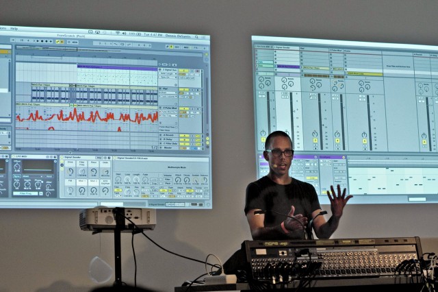 Side by side by Live 9.1. Dennis DeSantis shows new dual monitor support at the Kompakt pop-up in Berlin. Photo by Zoya Bassi for CDM.